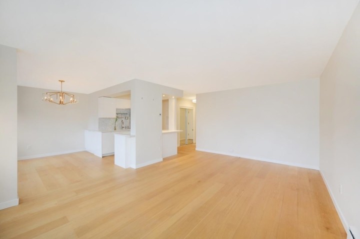 Photo 9 at 205 - 5926 Tisdall Street, Oakridge VW, Vancouver West