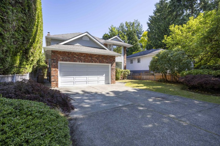 Photo 2 at 2063 W 47th Avenue, Kerrisdale, Vancouver West