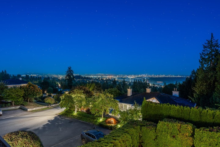 Photo 1 at 1595 Tyrol Court, Chartwell, West Vancouver