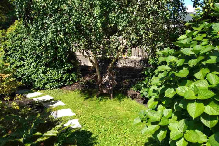 Photo 16 at 106 - 1745 Esquimalt Avenue, Ambleside, West Vancouver