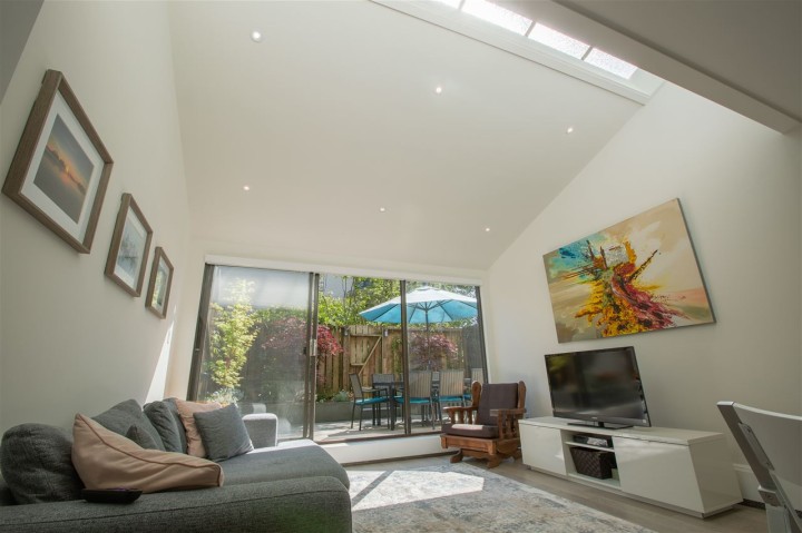 Photo 3 at 106 - 1745 Esquimalt Avenue, Ambleside, West Vancouver