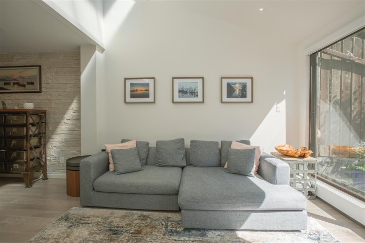 Photo 5 at 106 - 1745 Esquimalt Avenue, Ambleside, West Vancouver