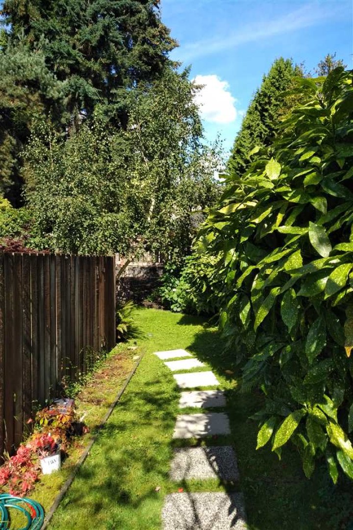 Photo 15 at 106 - 1745 Esquimalt Avenue, Ambleside, West Vancouver