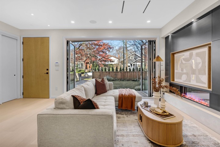 Photo 8 at 1 - 2764 W 14th Avenue, Kitsilano, Vancouver West