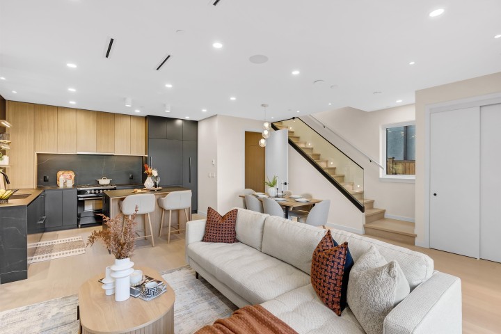 Photo 1 at 2 - 2764 W 14th Avenue, Kitsilano, Vancouver West