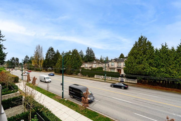 Photo 16 at 6840 Oak Street, South Cambie, Vancouver West