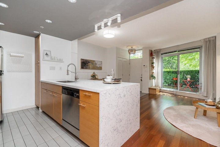 Photo 7 at 106 - 980 Cooperage Way, Yaletown, Vancouver West