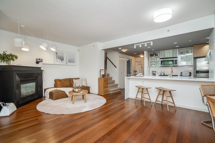 Photo 9 at 106 - 980 Cooperage Way, Yaletown, Vancouver West