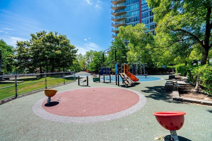 Photo 37 at 106 - 980 Cooperage Way, Yaletown, Vancouver West