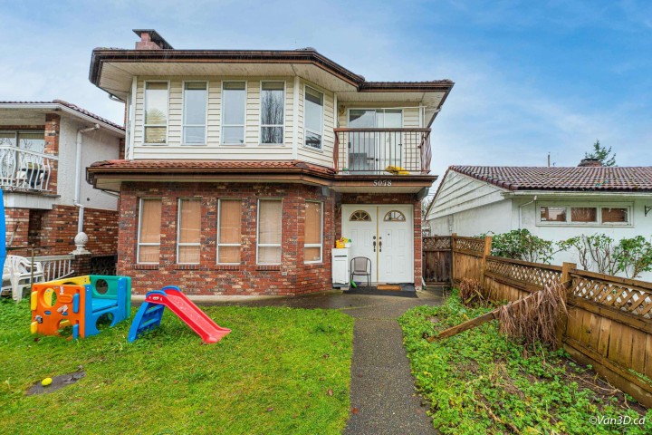 Photo 2 at 5078 Main Street, Main, Vancouver East