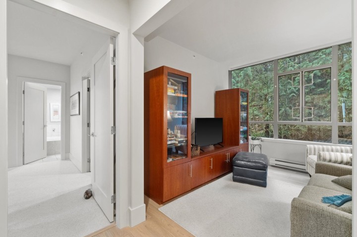 Photo 6 at 201 - 3105 Deer Ridge Drive, Deer Ridge WV, West Vancouver