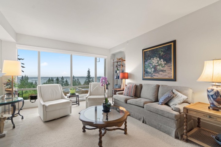 Photo 1 at 201 - 3105 Deer Ridge Drive, Deer Ridge WV, West Vancouver