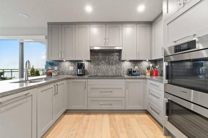 Photo 11 at 201 - 3105 Deer Ridge Drive, Deer Ridge WV, West Vancouver