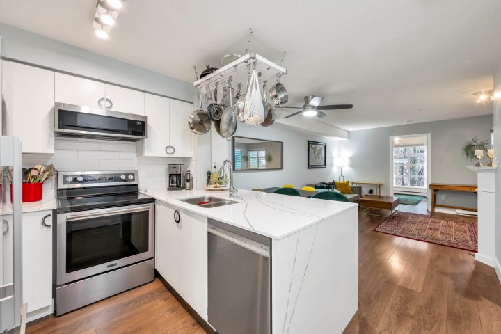 Photo 13 at 304 - 8989 Hudson Street, Marpole, Vancouver West