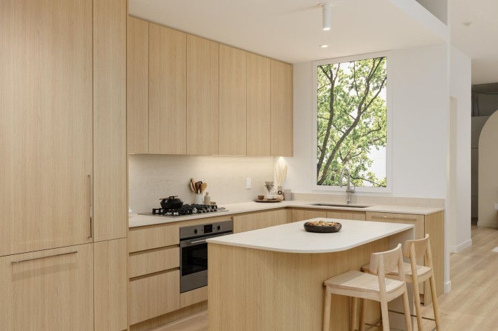 Photo 2 at 103 - 2810 Nanaimo Street, Renfrew Heights, Vancouver East