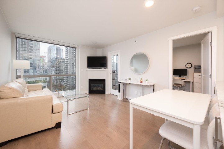 Photo 2 at 1006 - 928 Richards Street, Yaletown, Vancouver West
