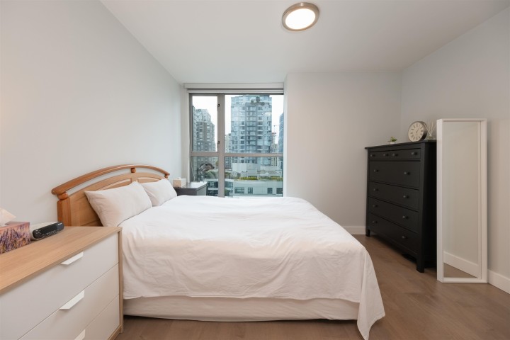 Photo 16 at 1006 - 928 Richards Street, Yaletown, Vancouver West