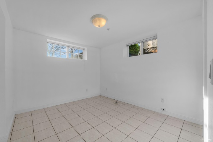 Photo 16 at 3311 E 44th Avenue, Killarney VE, Vancouver East