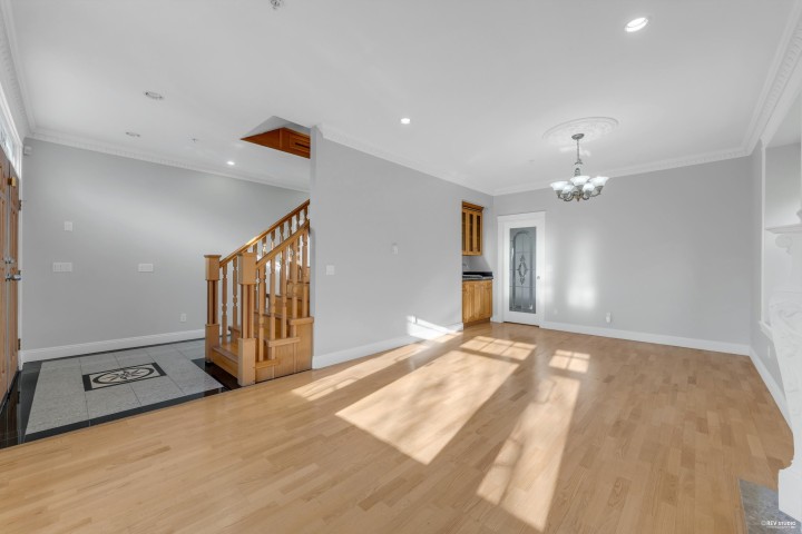 Photo 5 at 3311 E 44th Avenue, Killarney VE, Vancouver East
