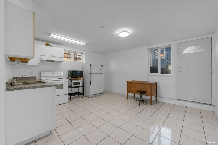 Photo 14 at 3311 E 44th Avenue, Killarney VE, Vancouver East