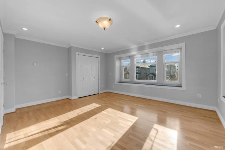 Photo 11 at 3311 E 44th Avenue, Killarney VE, Vancouver East