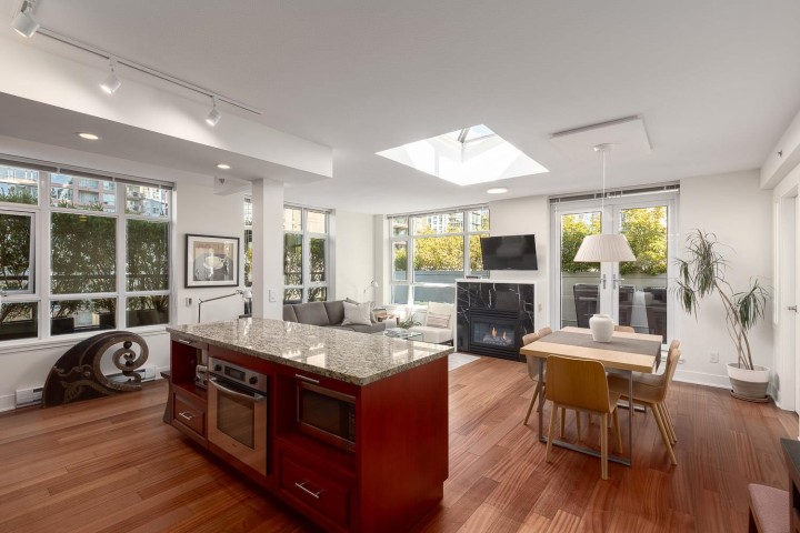 Photo 8 at PH803 - 988 Richards Street, Yaletown, Vancouver West