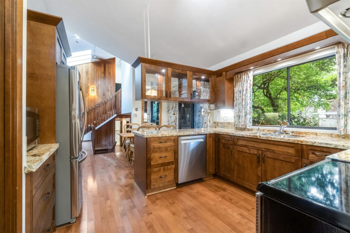 Photo 10 at 4262 Yuculta Crescent, University VW, Vancouver West