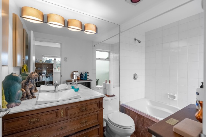 Photo 14 at 1596 Island Park Walk, False Creek, Vancouver West