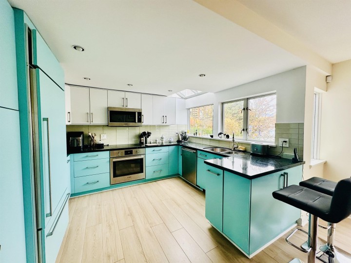 Photo 4 at 1596 Island Park Walk, False Creek, Vancouver West