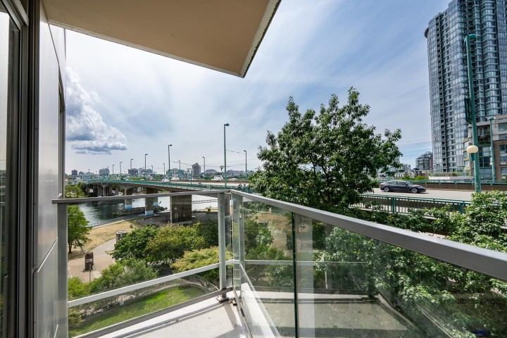 Photo 23 at 603 - 980 Cooperage Way, Yaletown, Vancouver West