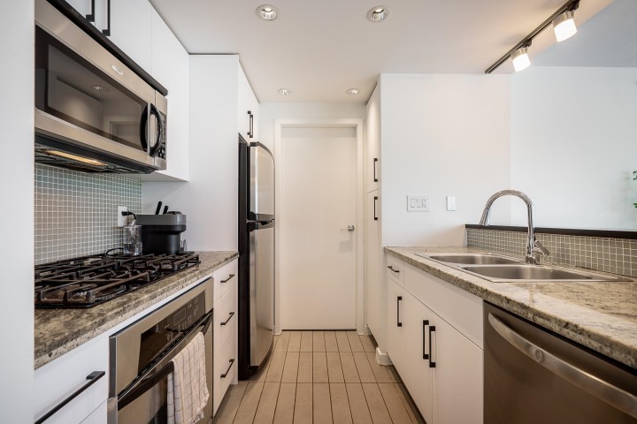 Photo 6 at 603 - 980 Cooperage Way, Yaletown, Vancouver West