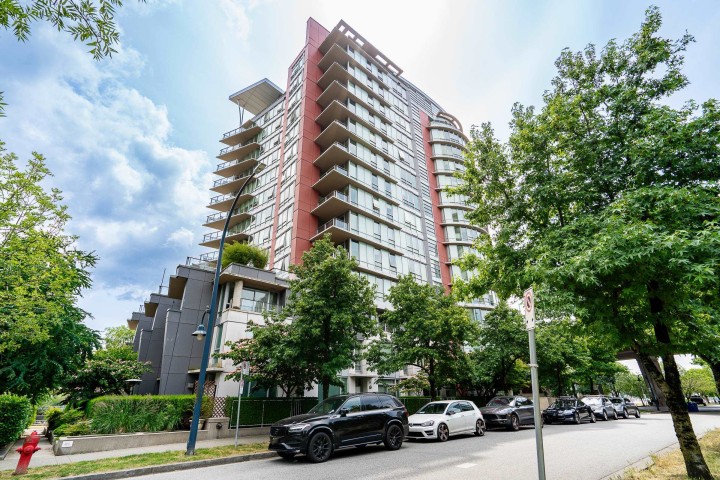 Photo 1 at 603 - 980 Cooperage Way, Yaletown, Vancouver West