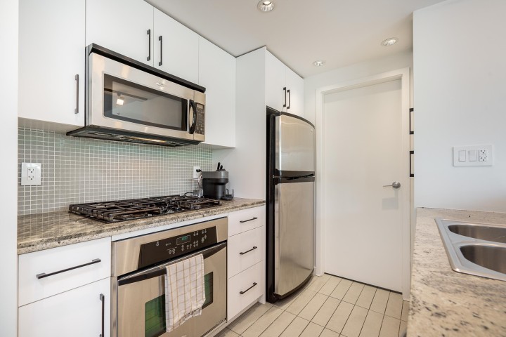 Photo 5 at 603 - 980 Cooperage Way, Yaletown, Vancouver West