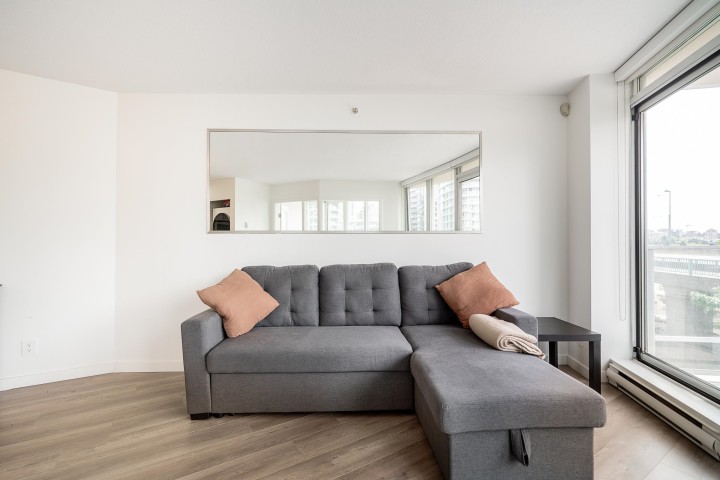 Photo 9 at 603 - 980 Cooperage Way, Yaletown, Vancouver West