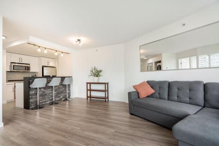 Photo 10 at 603 - 980 Cooperage Way, Yaletown, Vancouver West