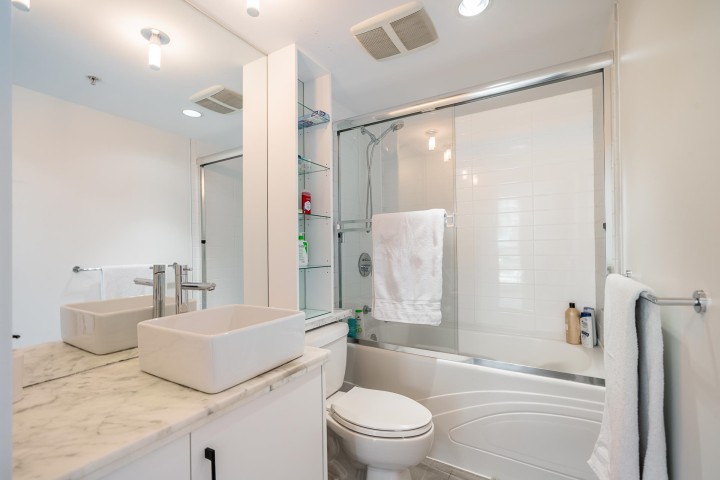 Photo 14 at 603 - 980 Cooperage Way, Yaletown, Vancouver West