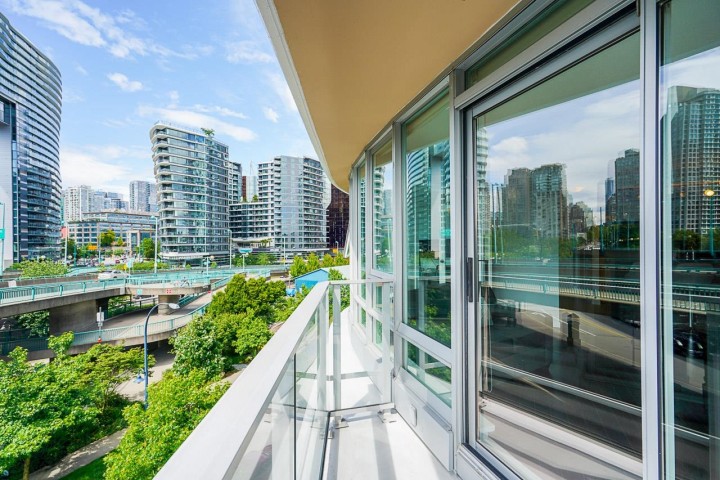 Photo 19 at 603 - 980 Cooperage Way, Yaletown, Vancouver West