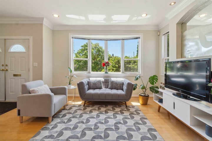 Photo 3 at 1303 W 67th Avenue, Marpole, Vancouver West