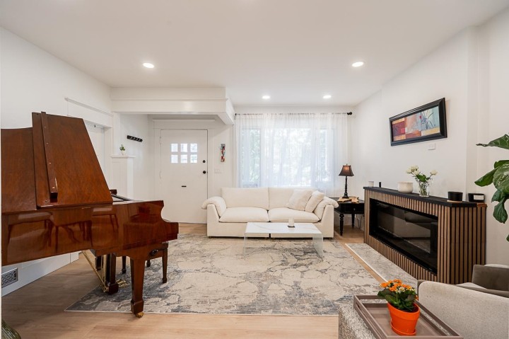 Photo 6 at 3343 W 3rd Avenue, Kitsilano, Vancouver West