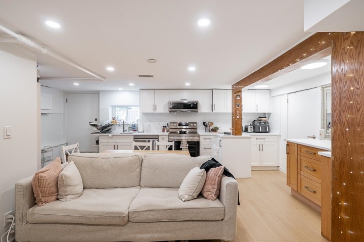 Photo 17 at 3343 W 3rd Avenue, Kitsilano, Vancouver West