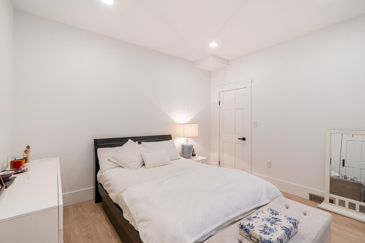 Photo 12 at 3343 W 3rd Avenue, Kitsilano, Vancouver West