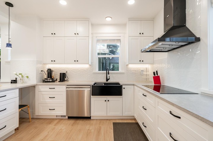 Photo 10 at 3343 W 3rd Avenue, Kitsilano, Vancouver West