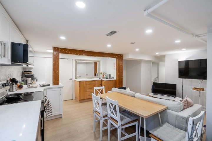 Photo 18 at 3343 W 3rd Avenue, Kitsilano, Vancouver West