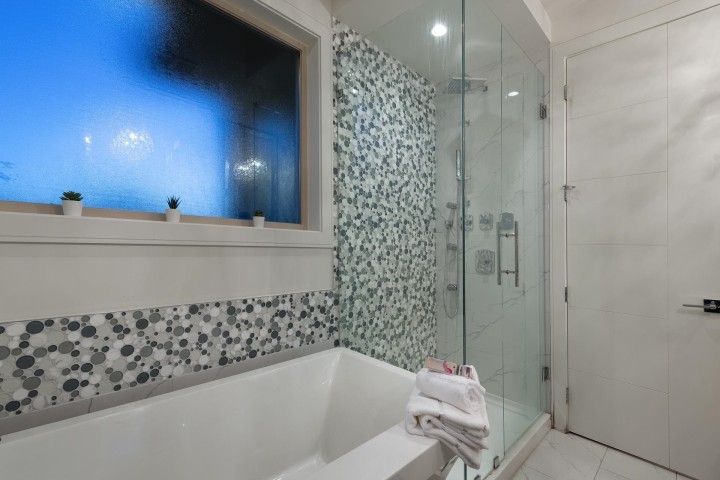 Photo 22 at 1450 Fulton Avenue, Ambleside, West Vancouver