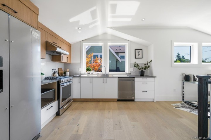 Photo 12 at 1427 E 27th Avenue, Knight, Vancouver East