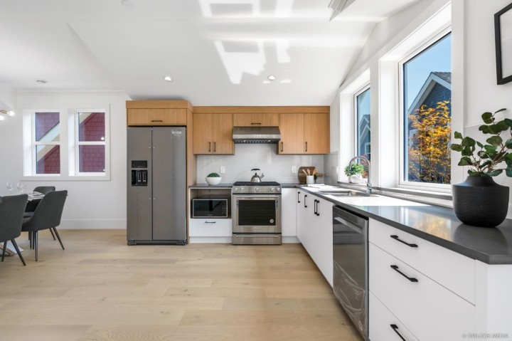 Photo 11 at 1427 E 27th Avenue, Knight, Vancouver East