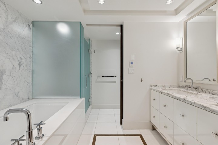 Photo 27 at 2702 - 667 Howe Street, Downtown VW, Vancouver West