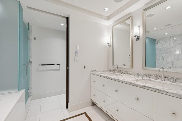 Photo 26 at 2702 - 667 Howe Street, Downtown VW, Vancouver West