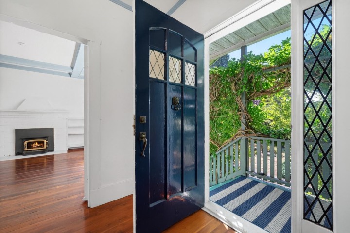 Photo 2 at 1376 11th Street, Sentinel Hill, West Vancouver