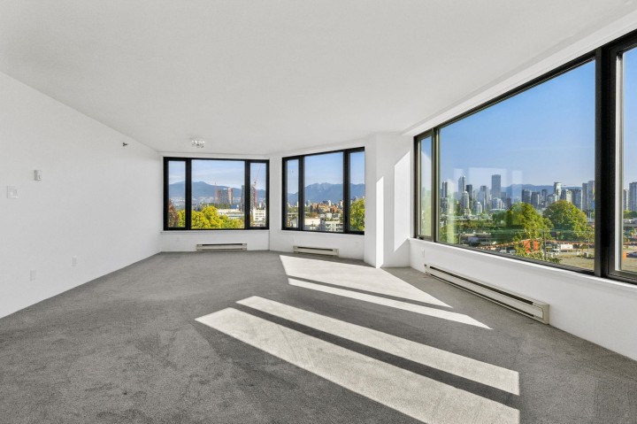 Photo 3 at 609 - 2201 Pine Street, Fairview VW, Vancouver West